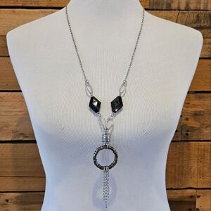 Silvertone Lariat Necklace w/ Black Diamond Shape Beads and Tassels